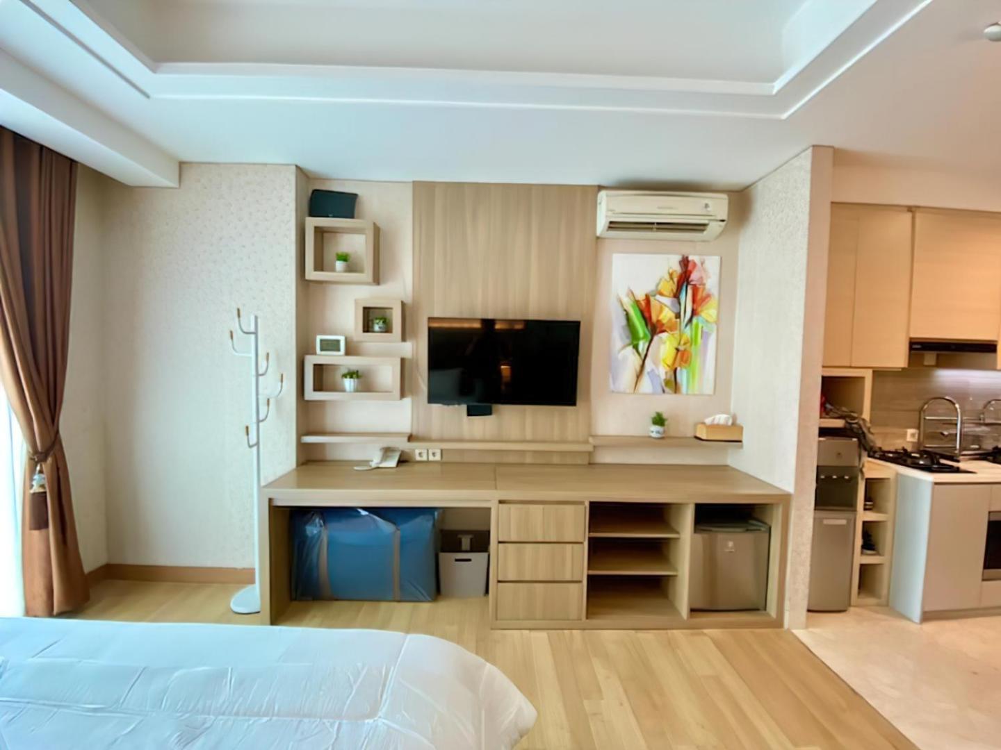 Capitol Prism Sky Apartemen
